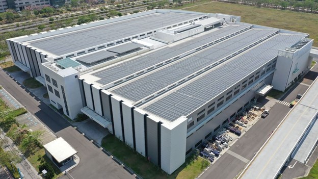 Depozit cu panuouri fotovoltaice