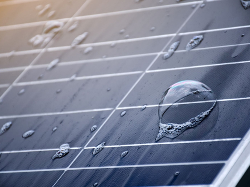 Spalare panouri fotovoltaice