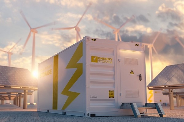 Riscuri si pericole asociate cu acumulatorii solari - cum le poti evita 